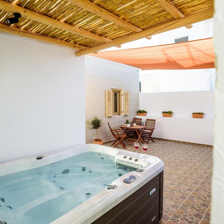 Heart Of Oia - Private House With Jacuzzi Apartman Kültér fotó